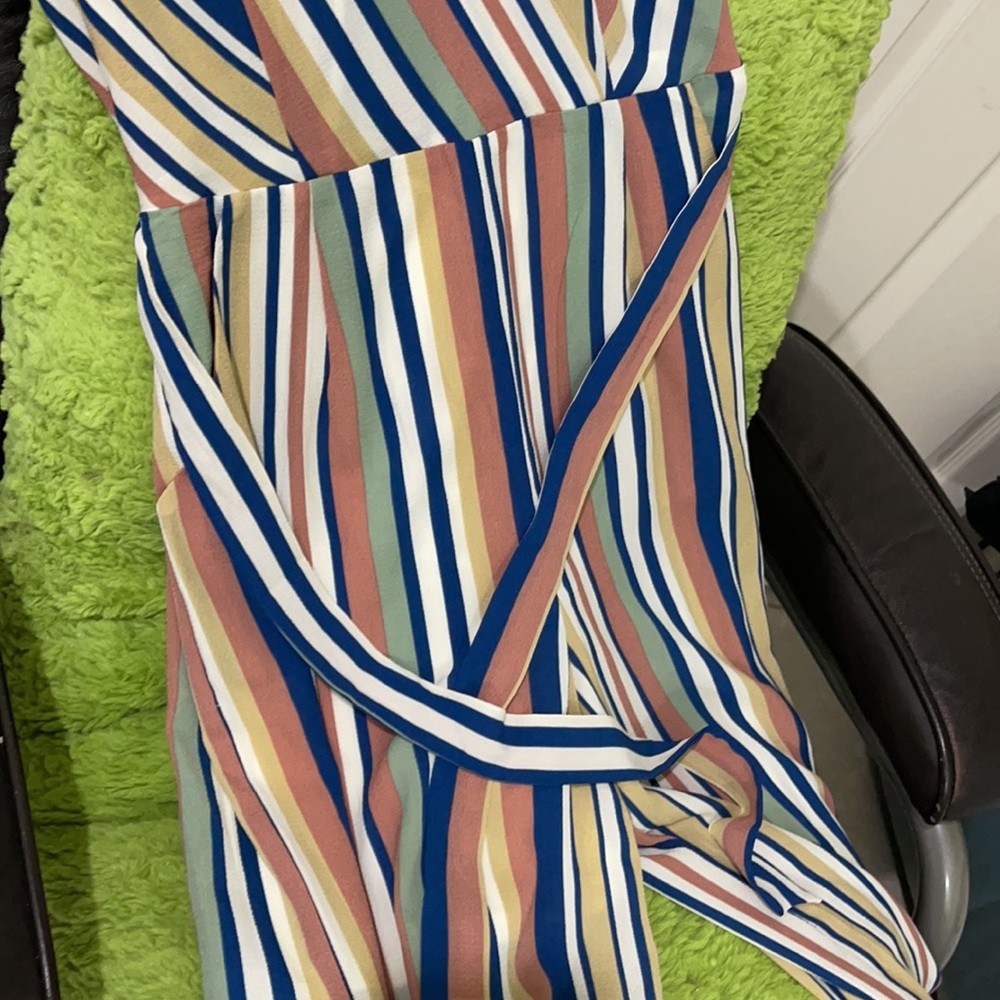 Beautiful jumpsuit in excellent condition. - Picture 7 of 8